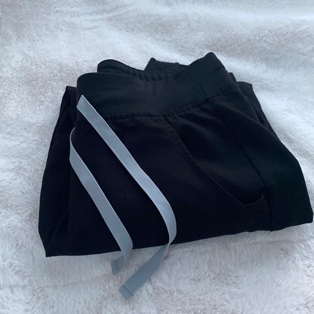 FIGS Zamora Jogger Scrub Pant | Black | XS Petite